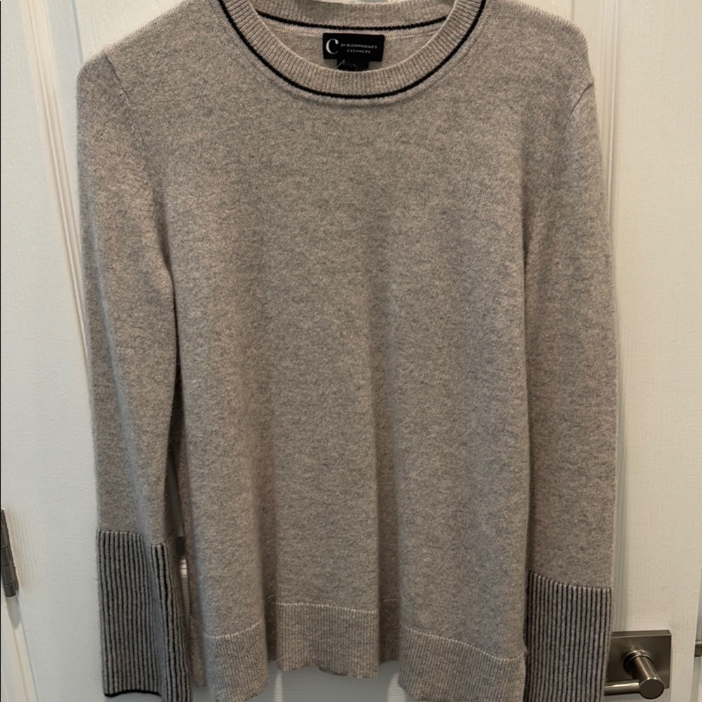 C By Bloomingdale’s 100% cashmere Gray Crewneck Sweater with Striped Cuffs
